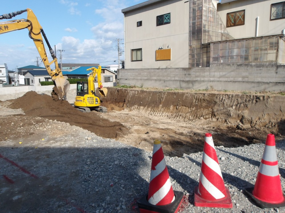 社員寮新築工事 根伐り画像